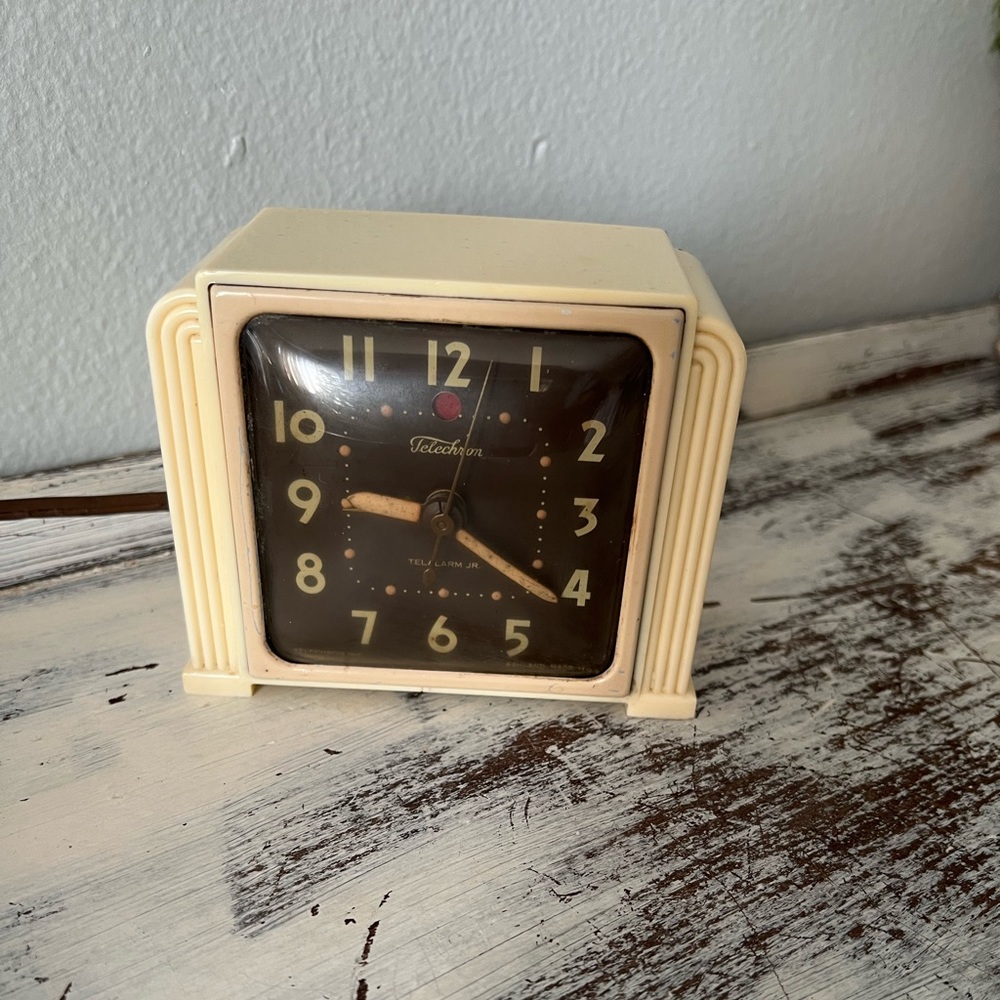Vintage Bakelite? Telechron MCM Deco Electric Alarm Clock Powers On Alarm Works